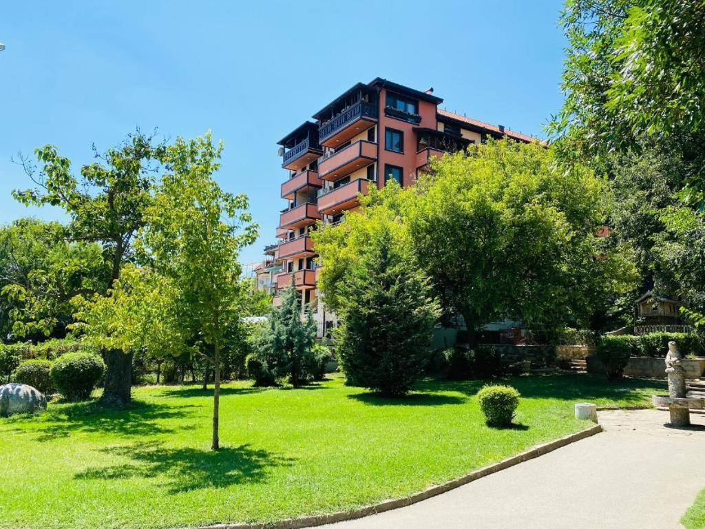 Парк Апартаменти Юлия Szandanszki Kültér fotó